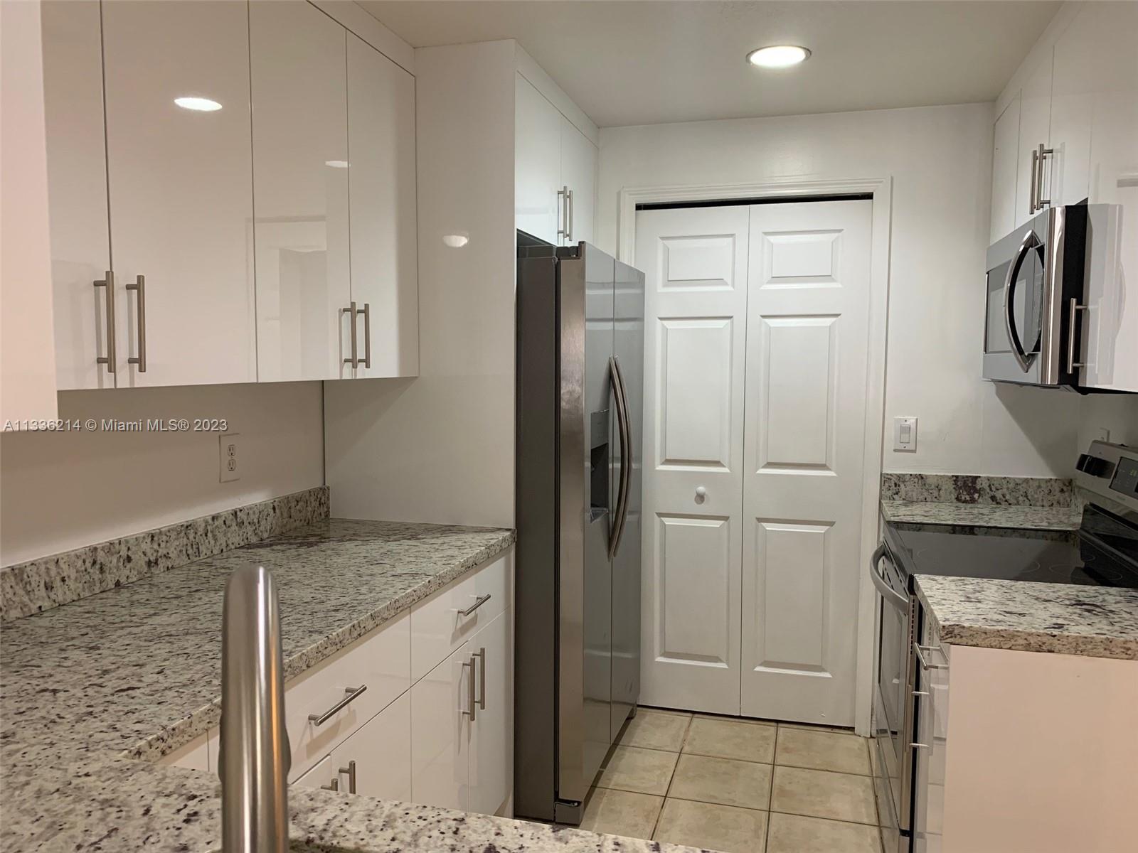 THE COURTS AT DORAL ISLES - Residential Lease