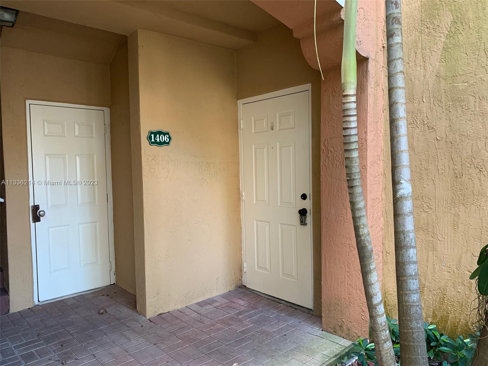 THE COURTS AT DORAL ISLES - Residential Lease