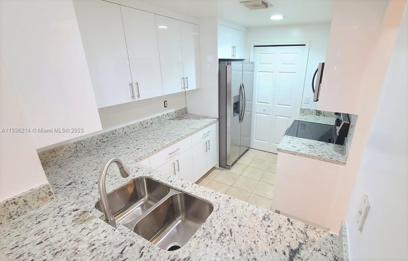 THE COURTS AT DORAL ISLES - Residential Lease