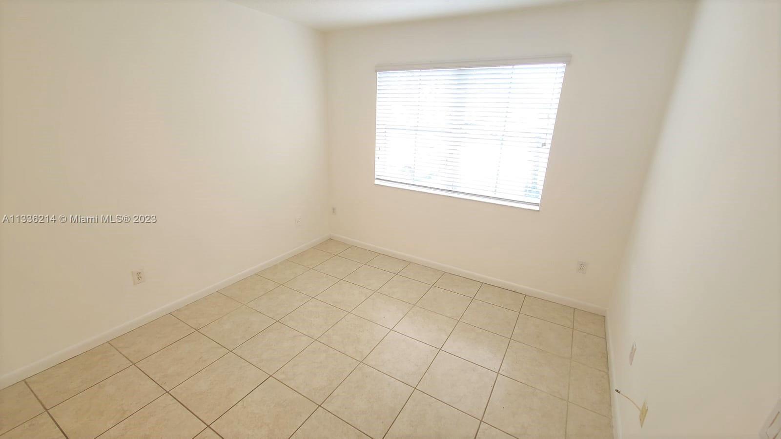 THE COURTS AT DORAL ISLES - Residential Lease