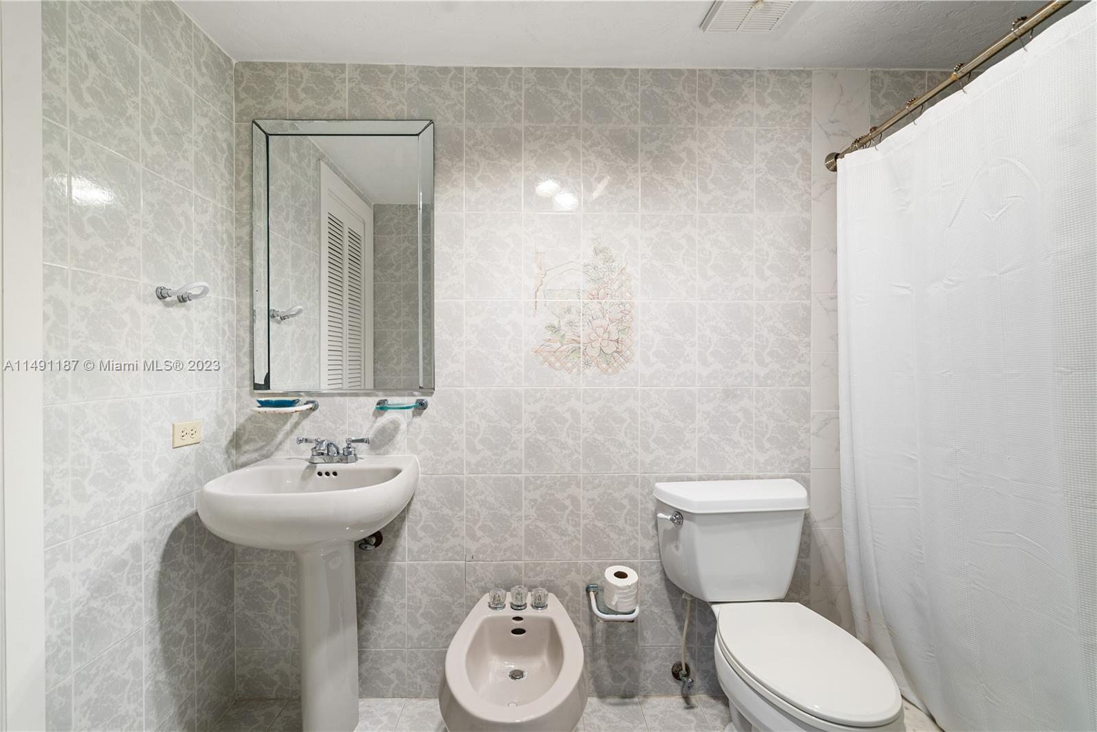 PORT LARGO 2ND ADD - Residential