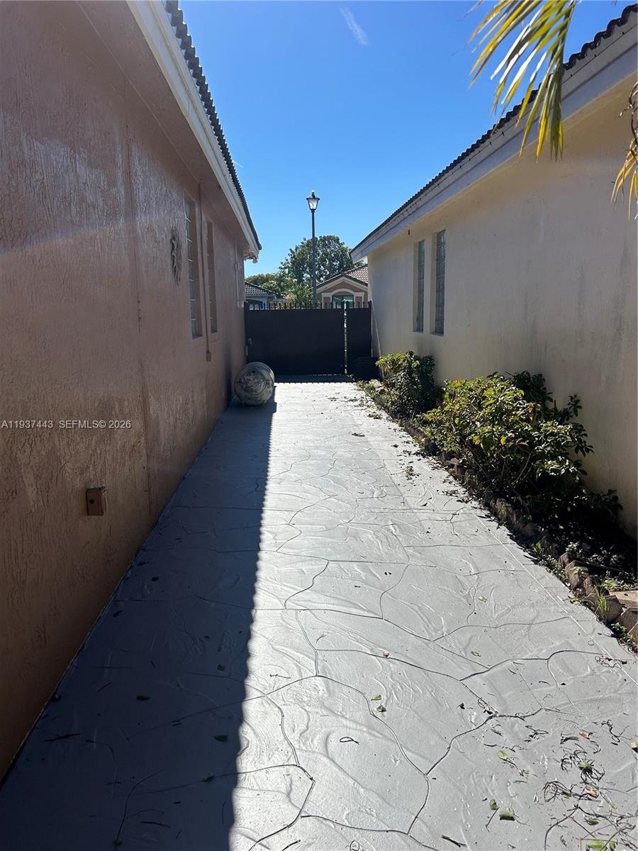 SPANISH LAKES 1ST ADDN - Residential