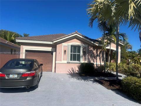 7729 NW 194th Ter Hialeah FL 33015