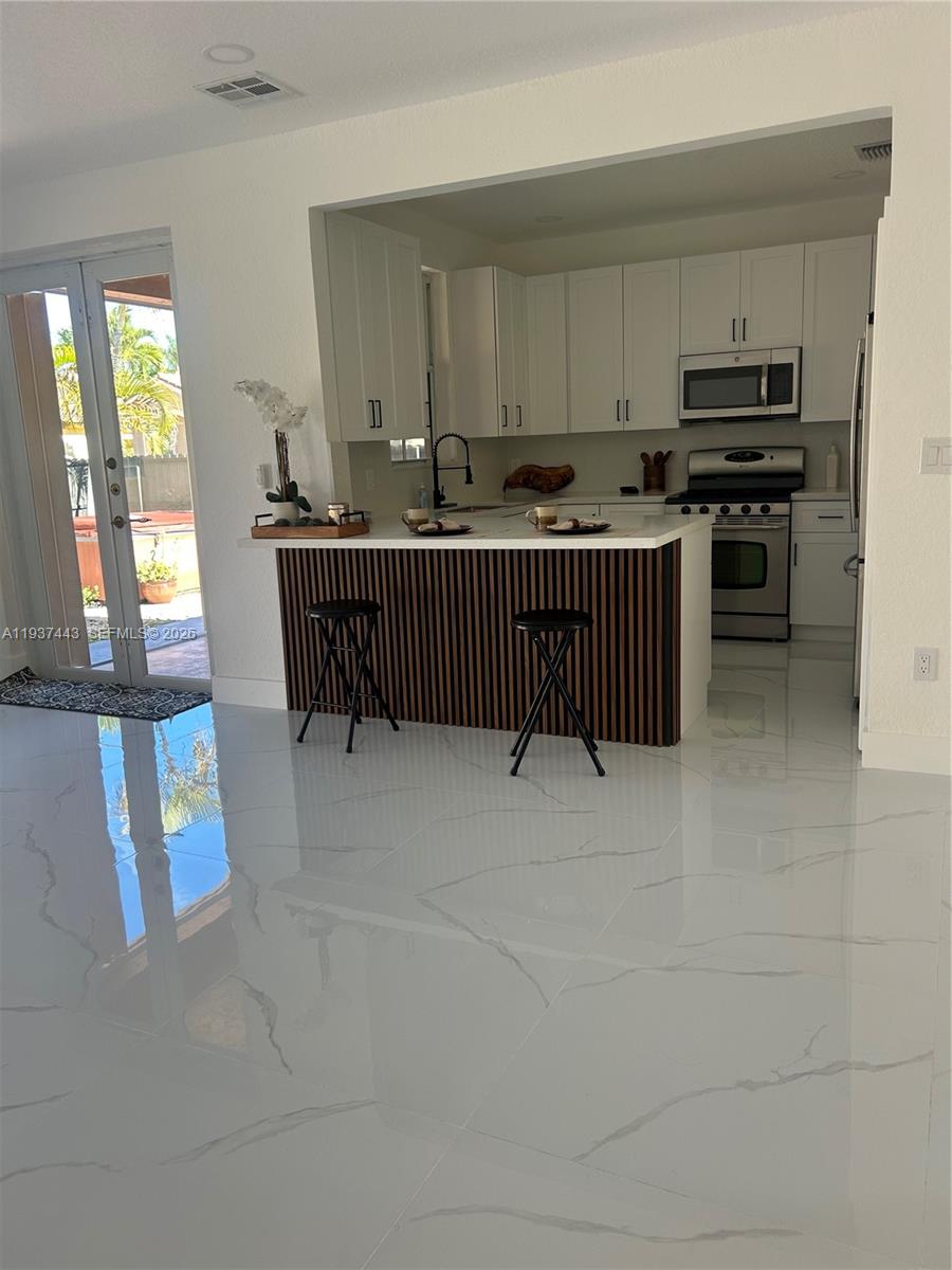 SPANISH LAKES 1ST ADDN - Residential