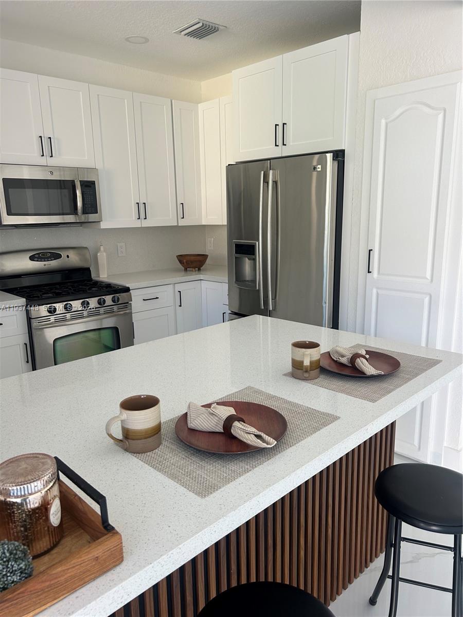 SPANISH LAKES 1ST ADDN - Residential