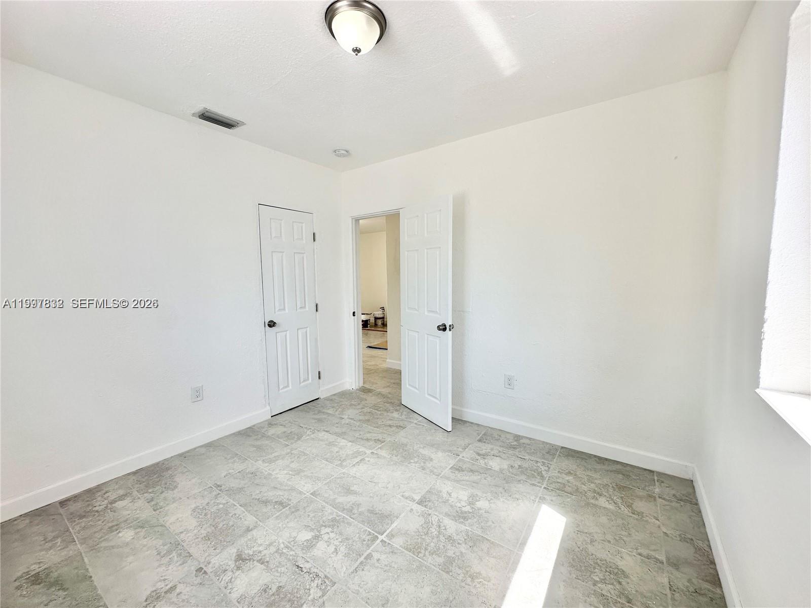 FLORAL PK 1ST AMD - Residential Lease