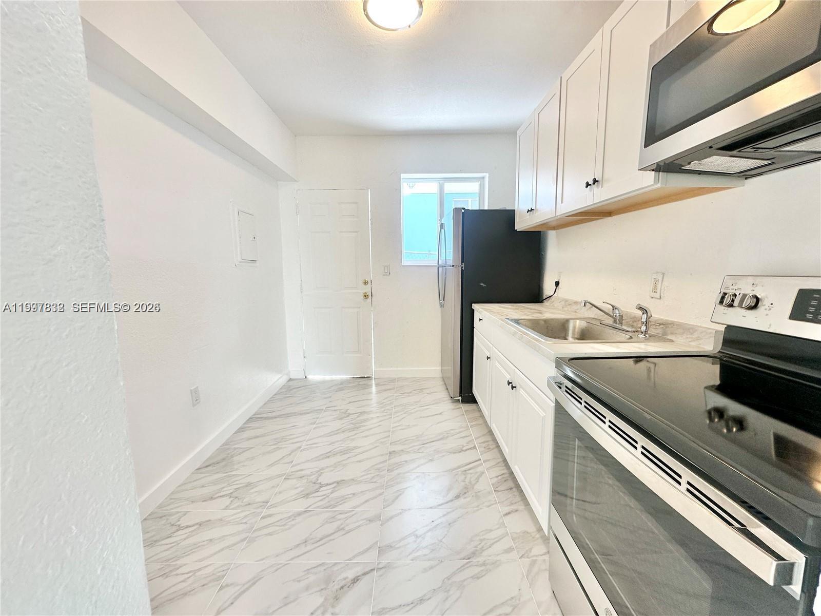 FLORAL PK 1ST AMD - Residential Lease