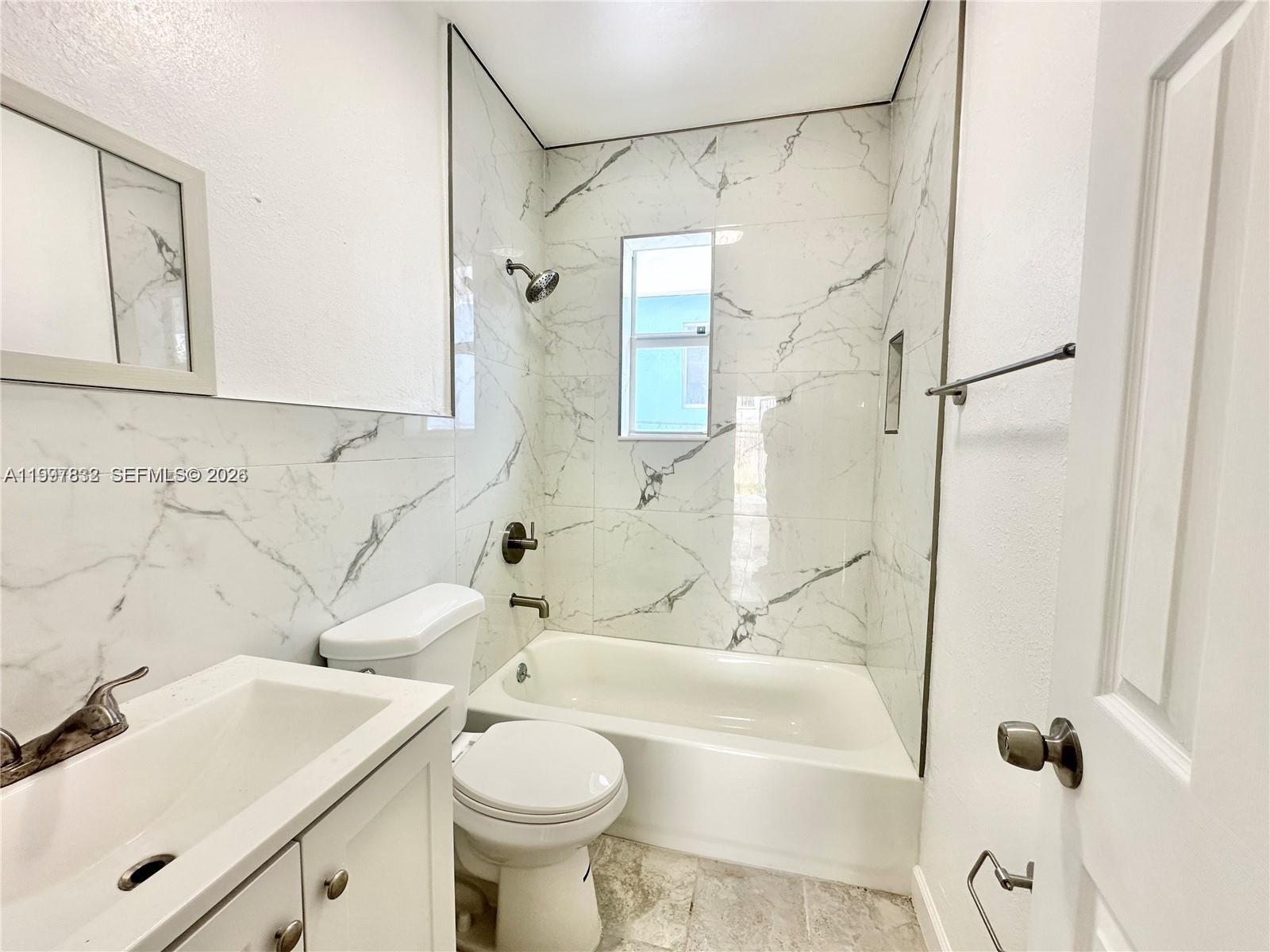 FLORAL PK 1ST AMD - Residential Lease