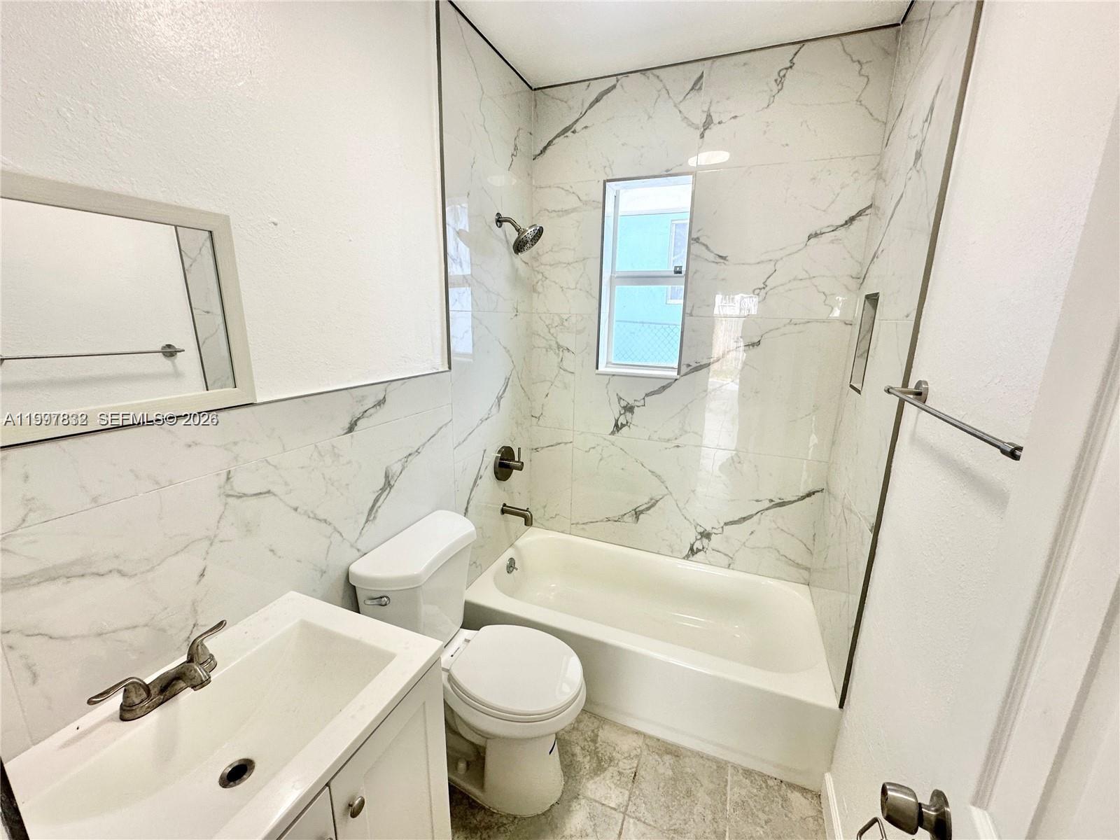 FLORAL PK 1ST AMD - Residential Lease