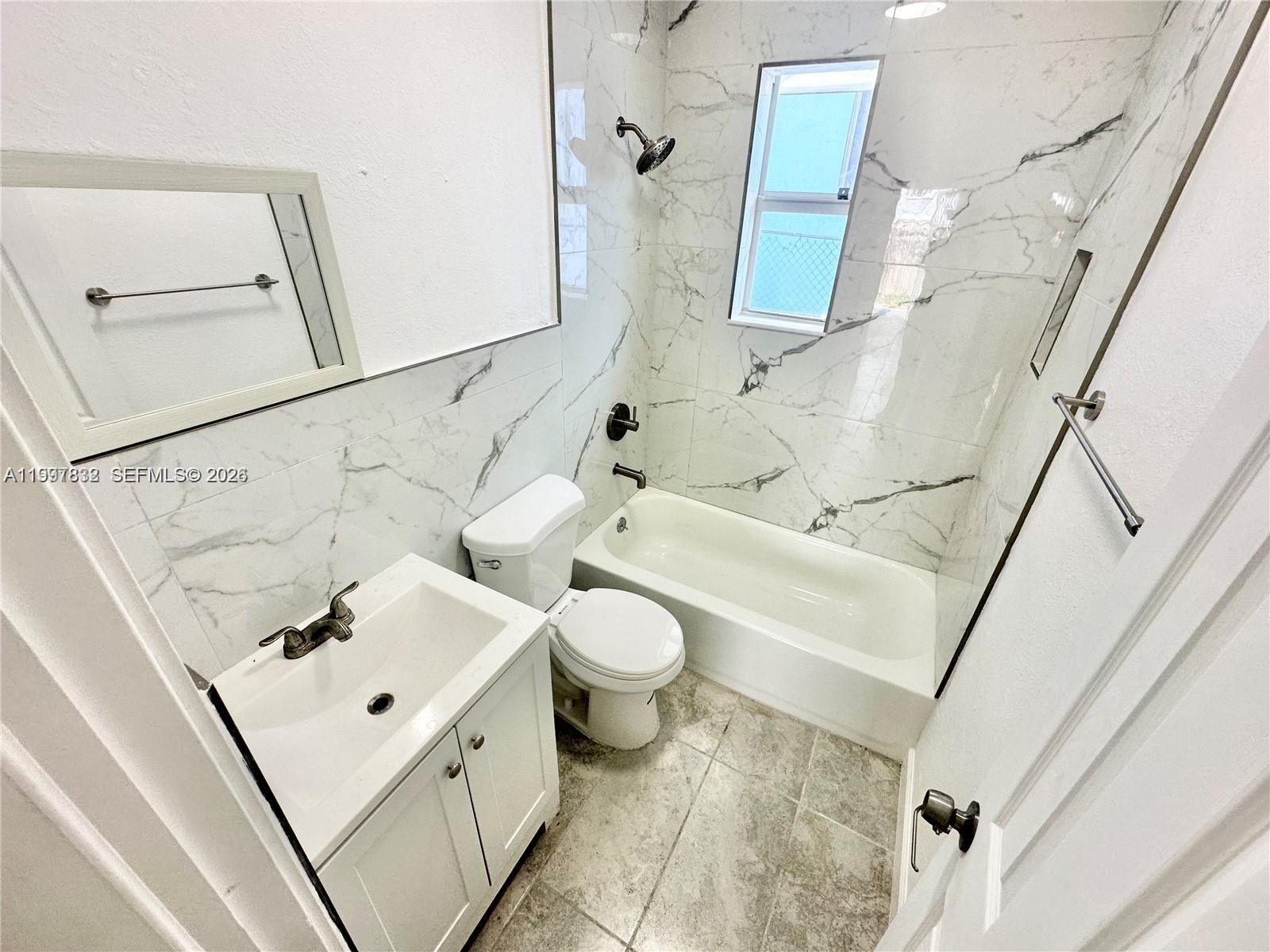 FLORAL PK 1ST AMD - Residential Lease