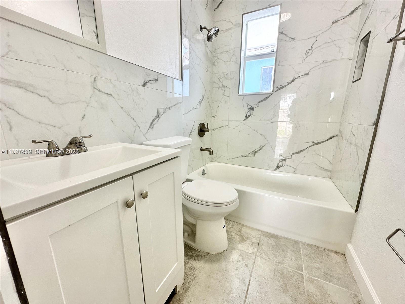 FLORAL PK 1ST AMD - Residential Lease