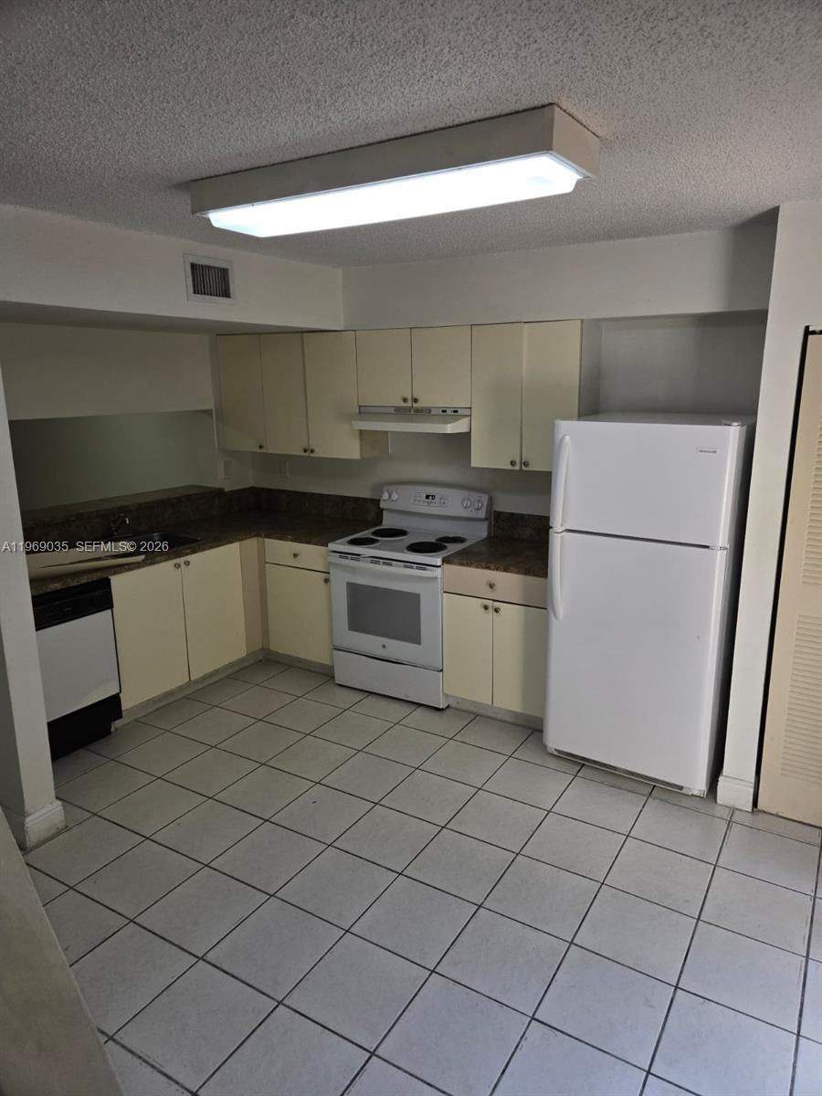 WATERVIEW CONDO - Residential Lease