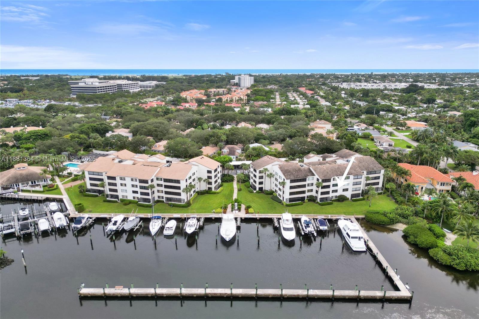 OAK HARBOUR CONDOS - Residential Lease