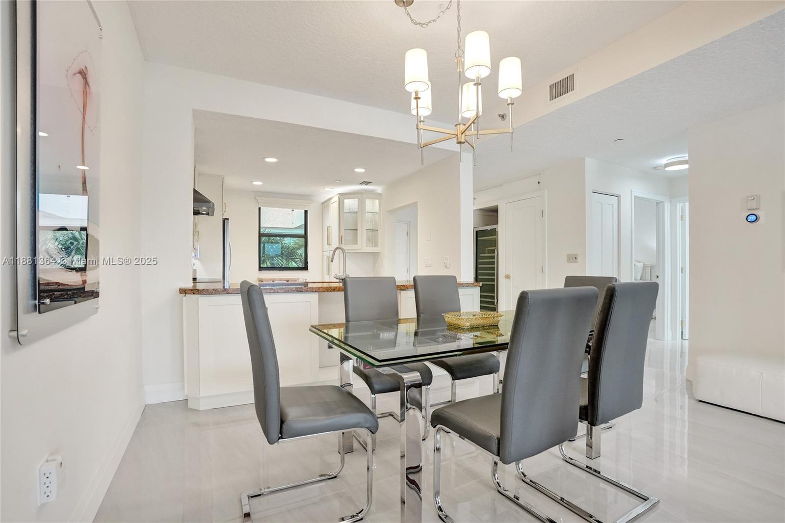 OAK HARBOUR CONDOS - Residential Lease