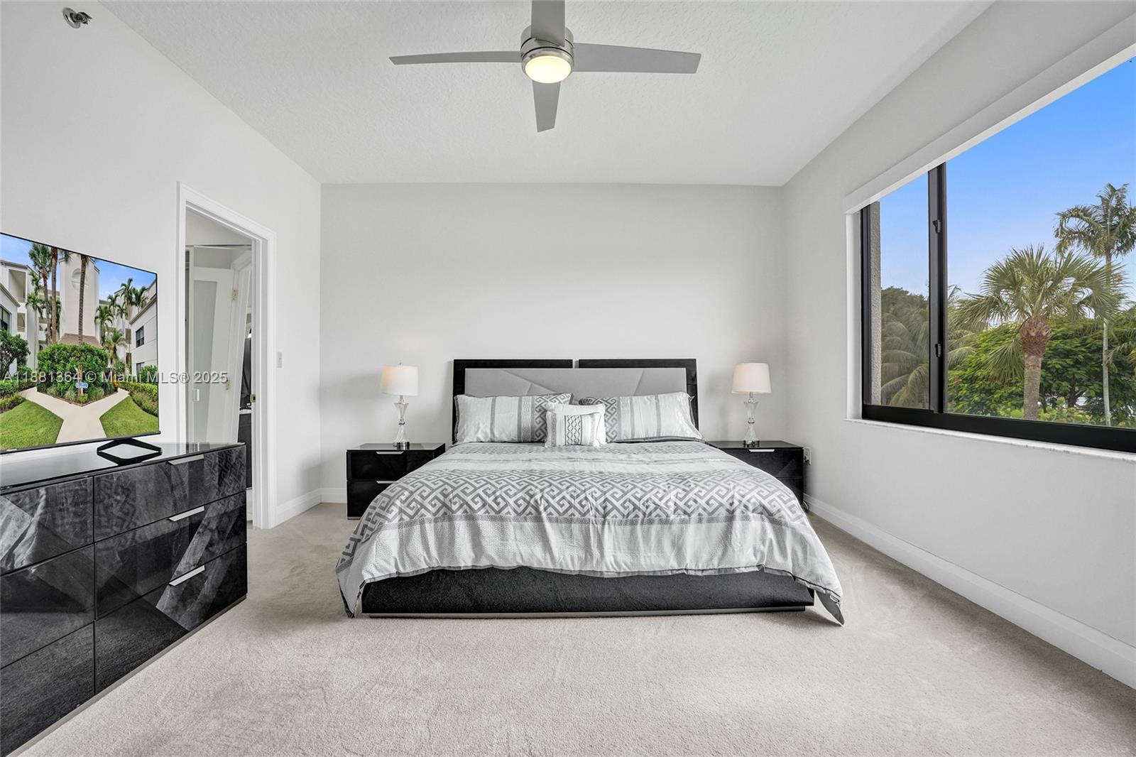 OAK HARBOUR CONDOS - Residential Lease