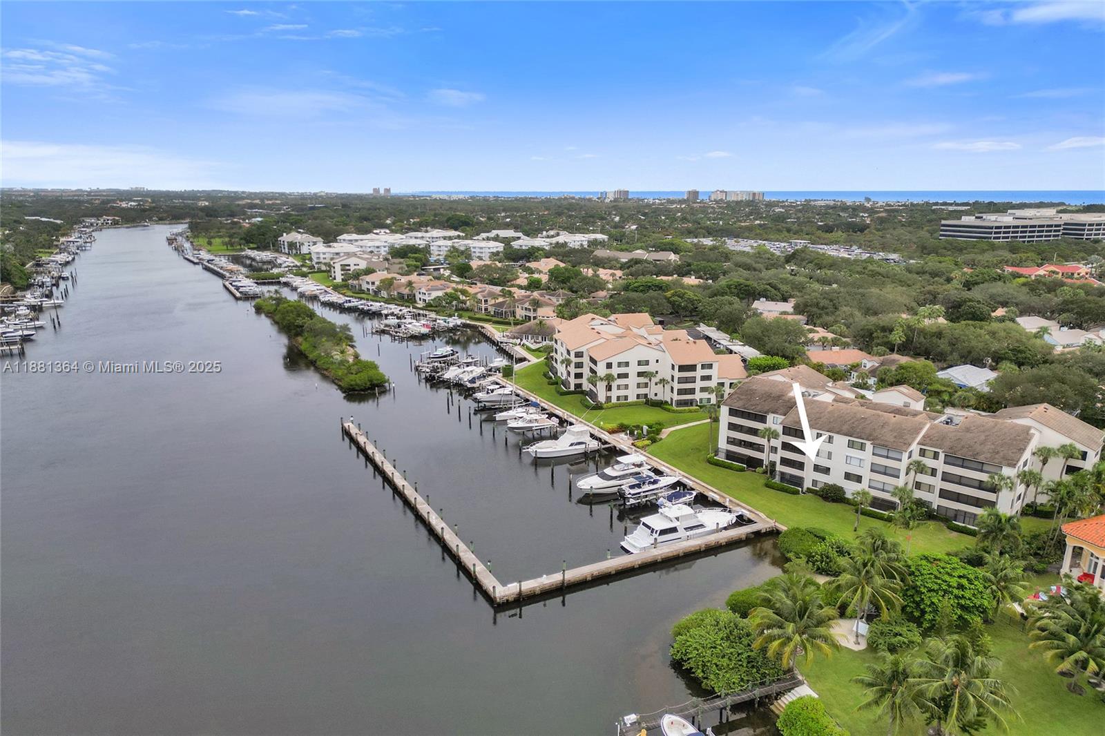 OAK HARBOUR CONDOS - Residential Lease