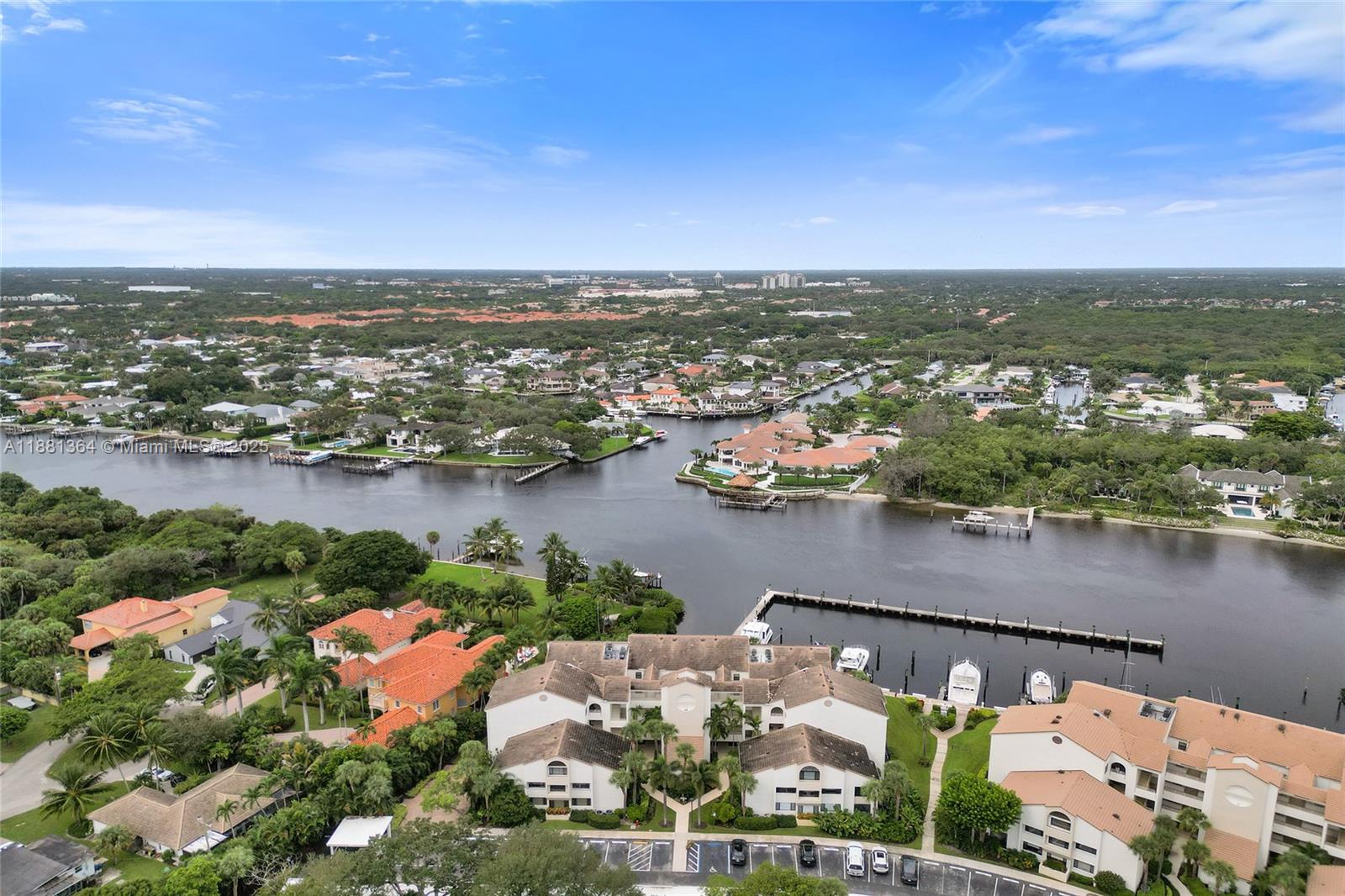 OAK HARBOUR CONDOS - Residential Lease