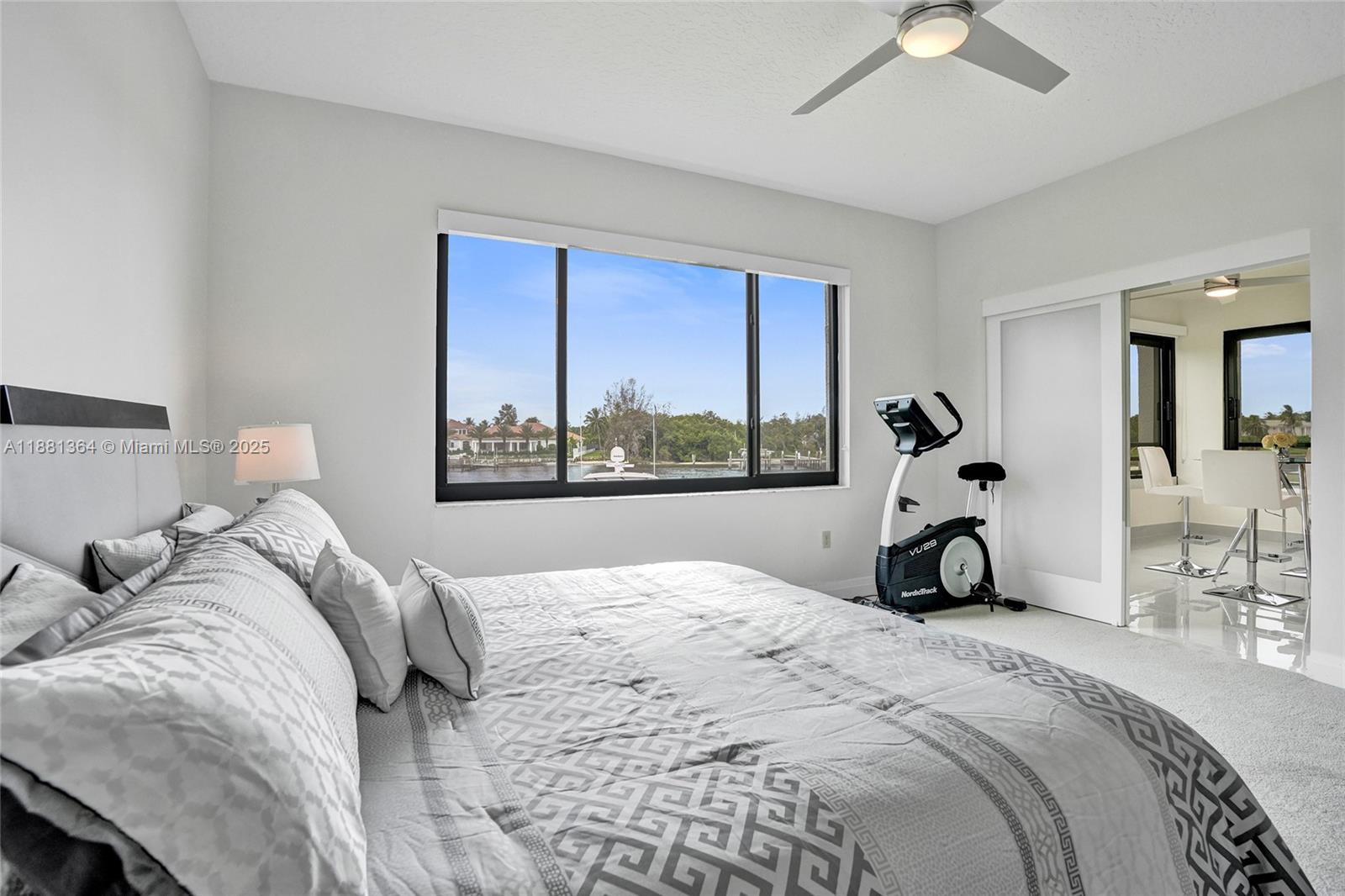 OAK HARBOUR CONDOS - Residential Lease