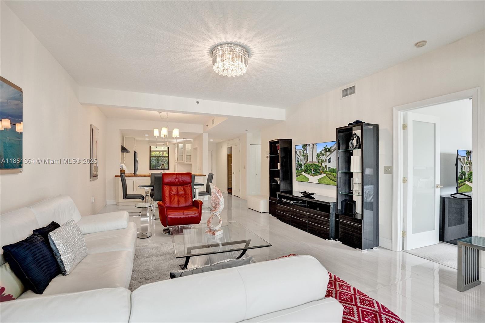 OAK HARBOUR CONDOS - Residential Lease