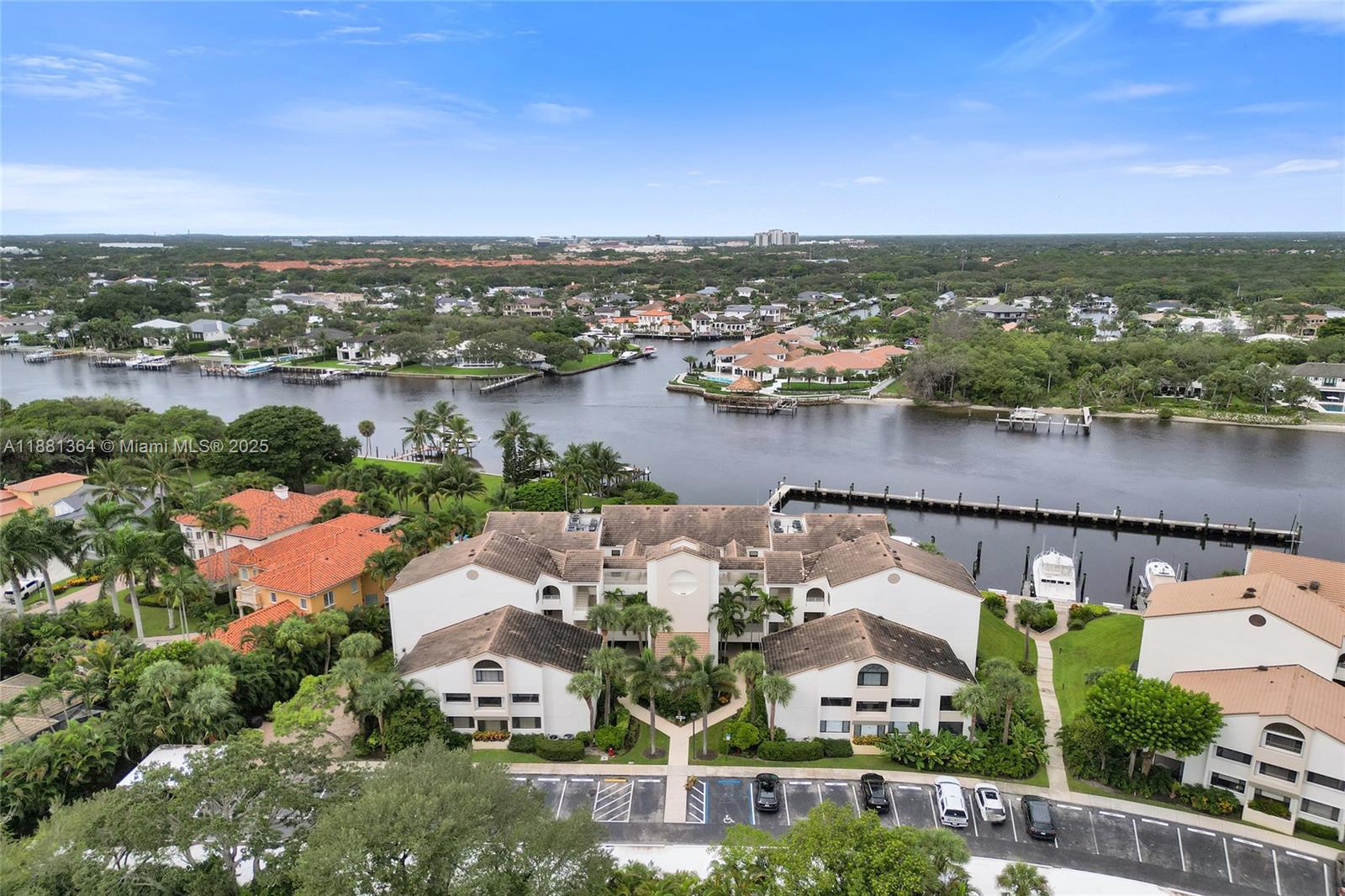 OAK HARBOUR CONDOS - Residential Lease