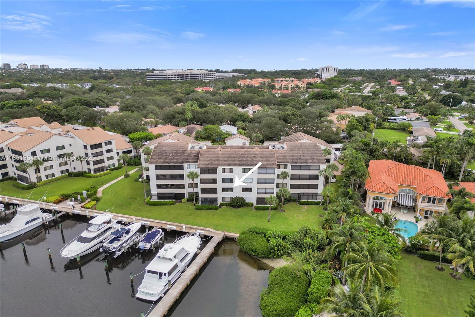 OAK HARBOUR CONDOS - Residential Lease