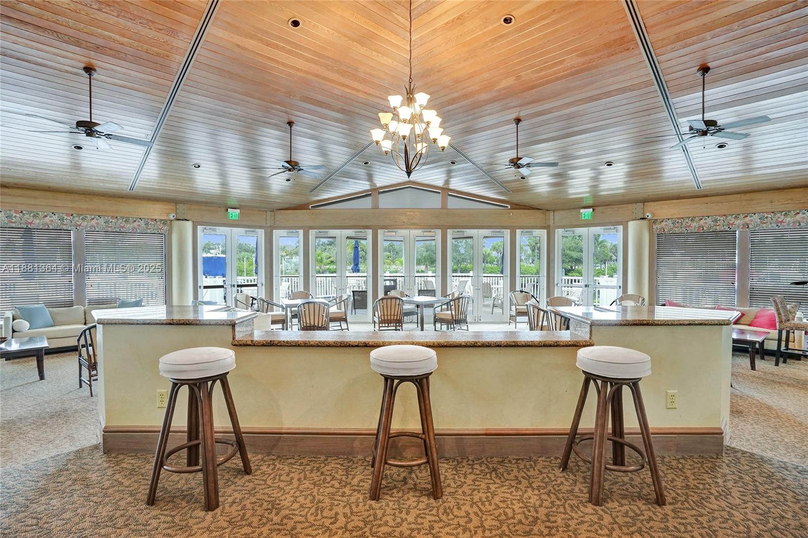 OAK HARBOUR CONDOS - Residential Lease