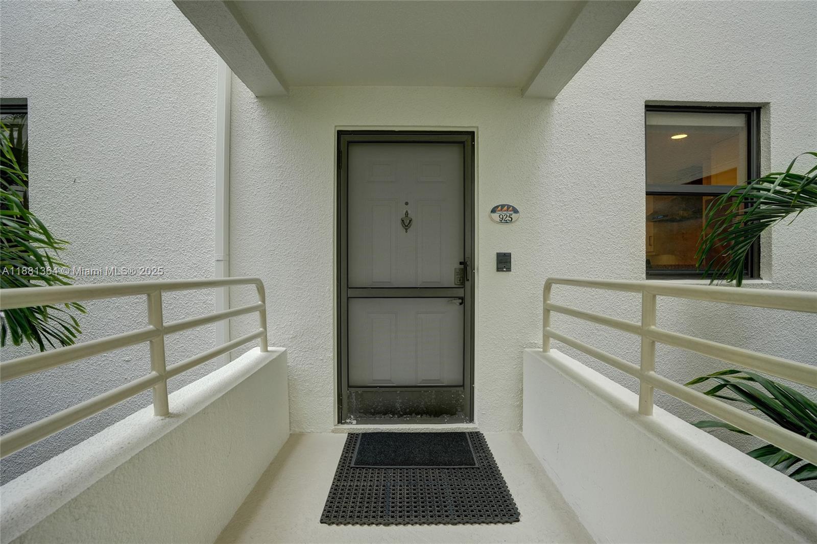 OAK HARBOUR CONDOS - Residential Lease