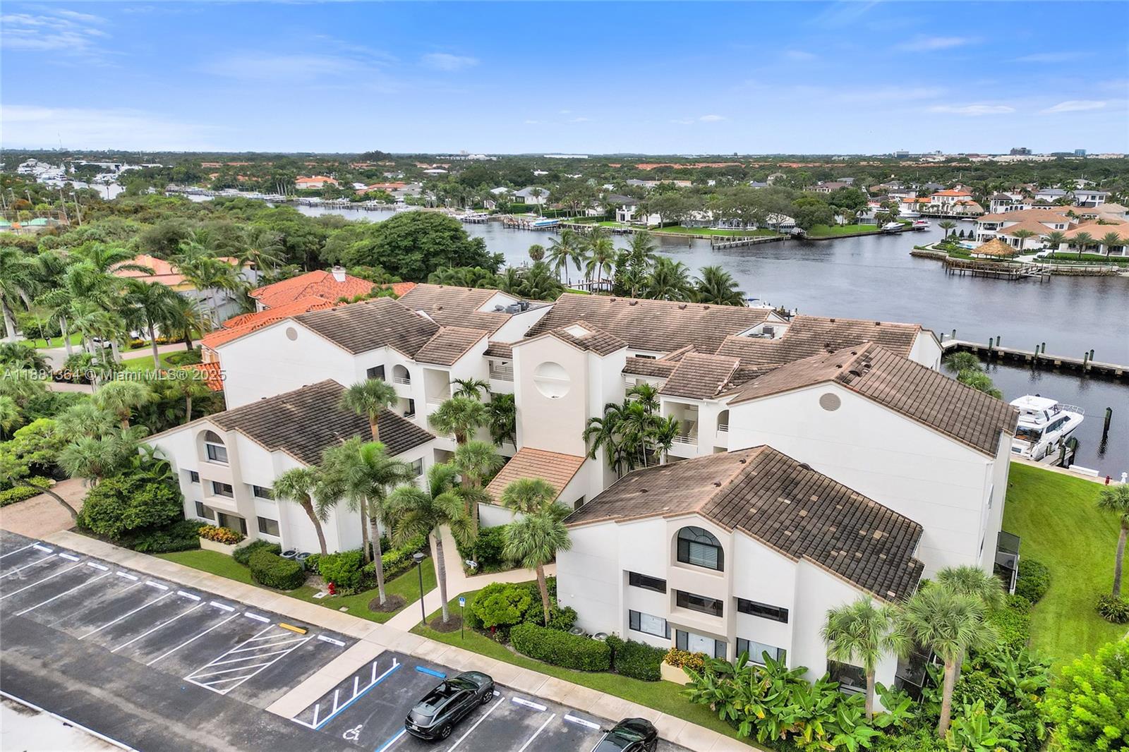 OAK HARBOUR CONDOS - Residential Lease