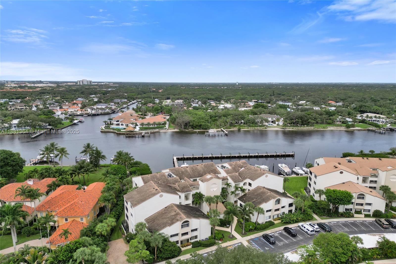 OAK HARBOUR CONDOS - Residential Lease