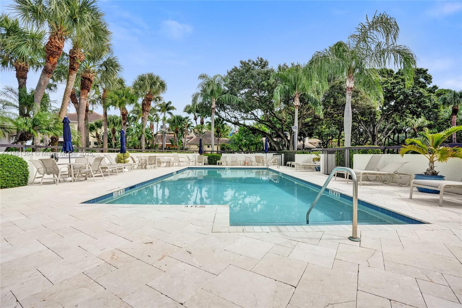 OAK HARBOUR CONDOS - Residential Lease