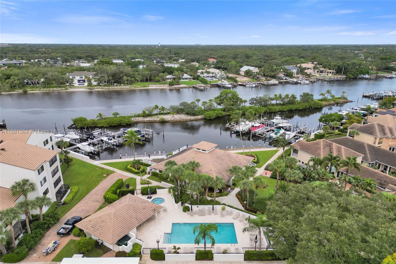 OAK HARBOUR CONDOS - Residential Lease