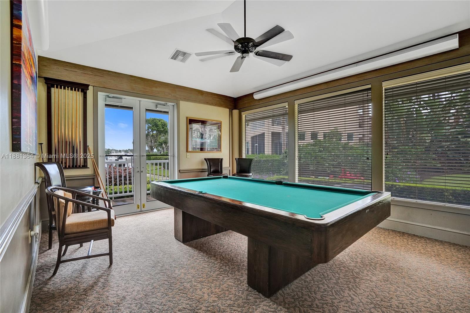 OAK HARBOUR CONDOS - Residential Lease