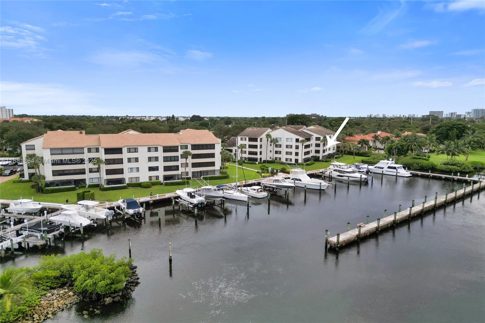 OAK HARBOUR CONDOS - Residential Lease