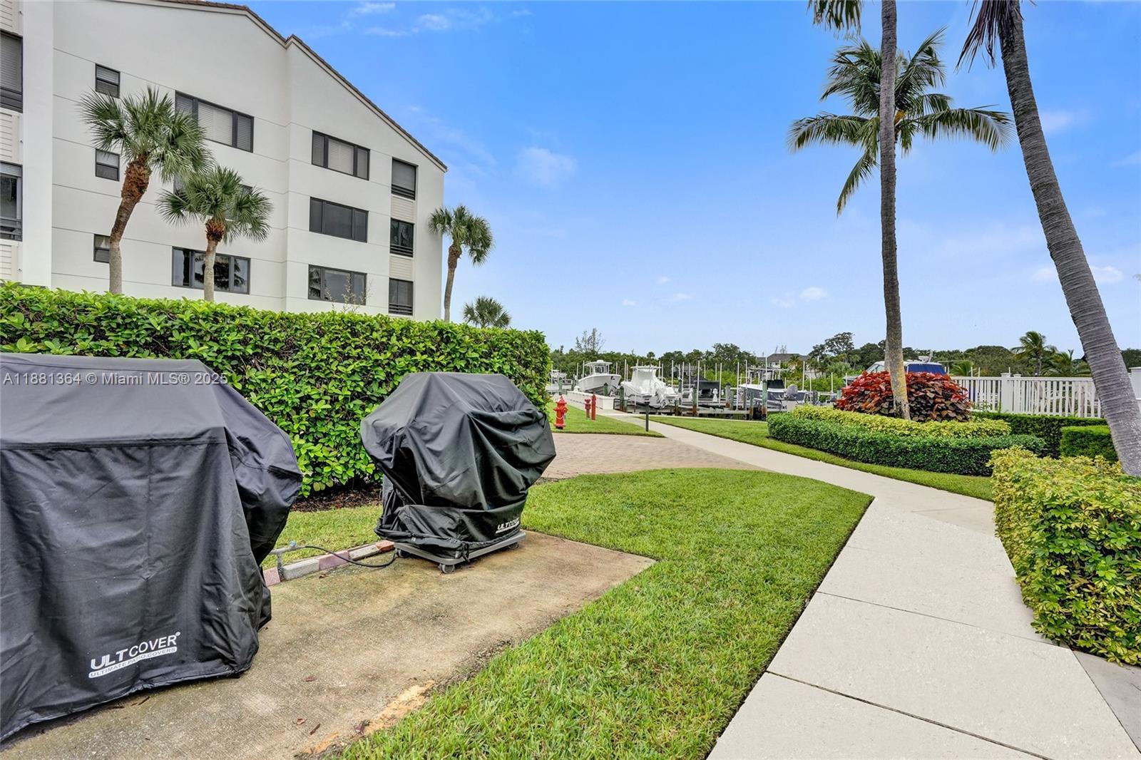 OAK HARBOUR CONDOS - Residential Lease