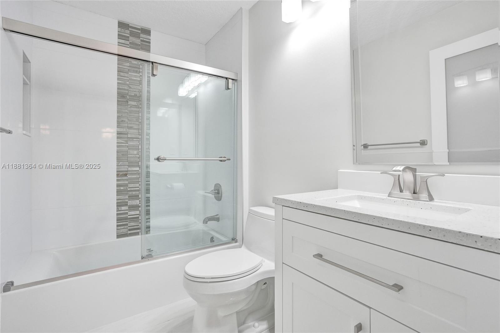 OAK HARBOUR CONDOS - Residential Lease