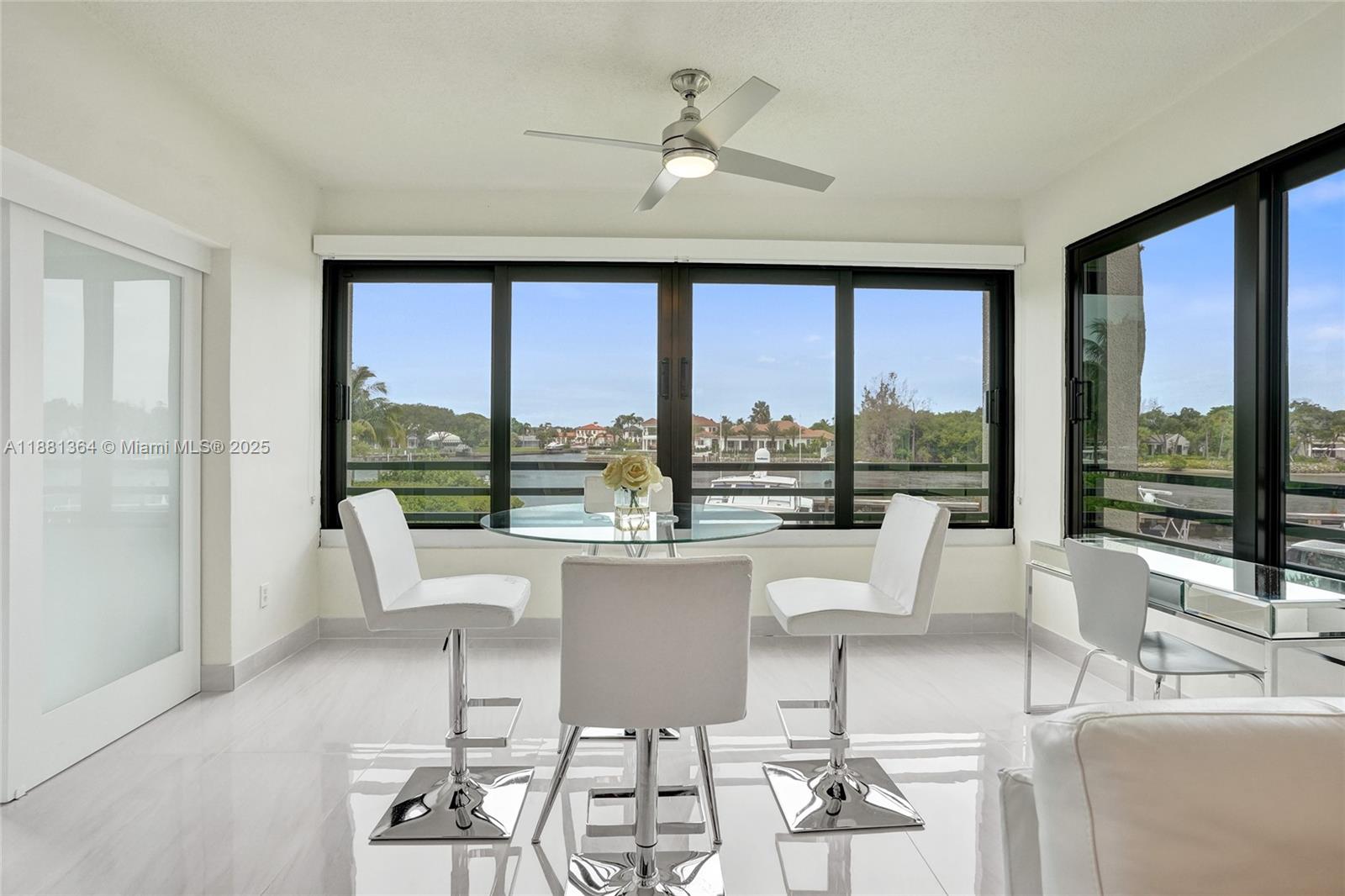 OAK HARBOUR CONDOS - Residential Lease