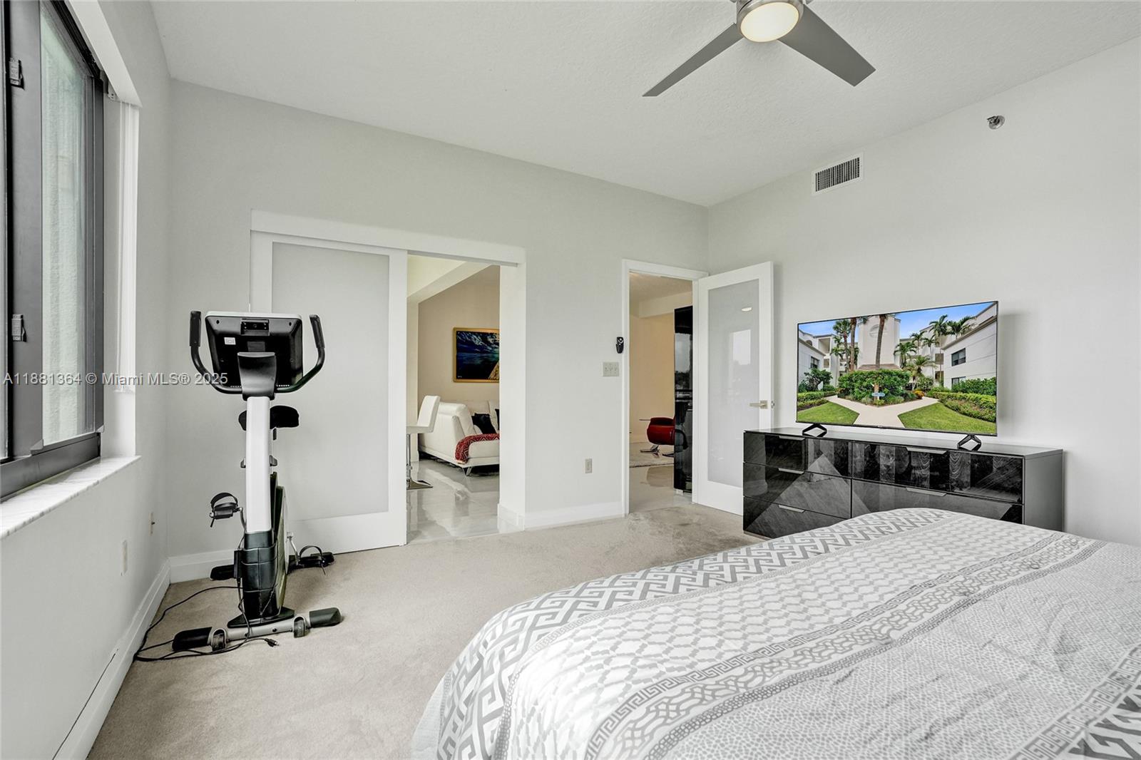 OAK HARBOUR CONDOS - Residential Lease