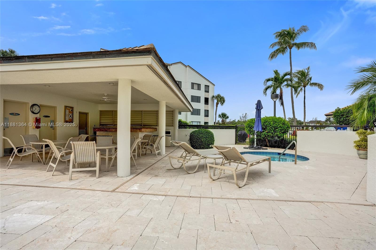 OAK HARBOUR CONDOS - Residential Lease