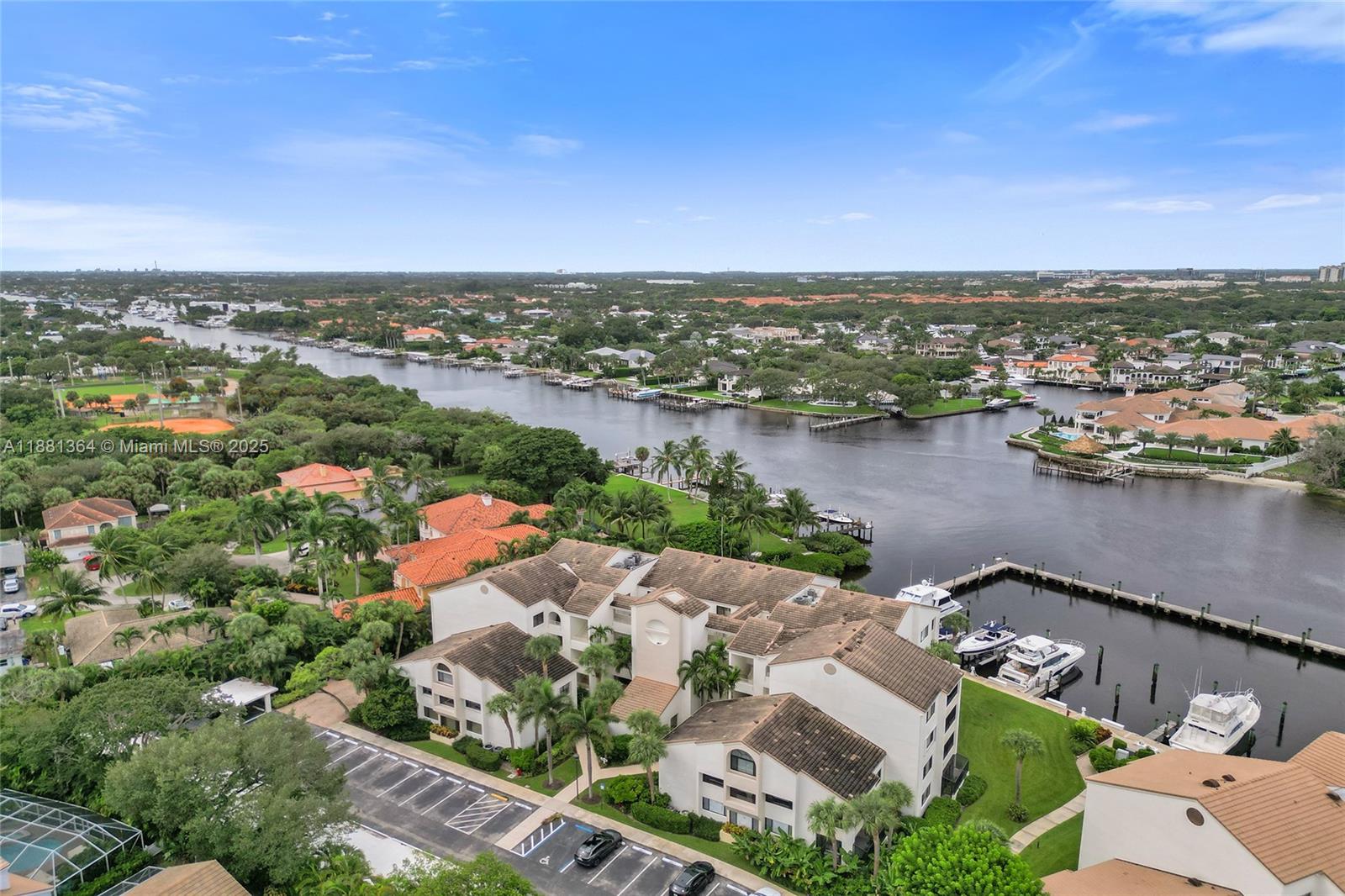 OAK HARBOUR CONDOS - Residential Lease