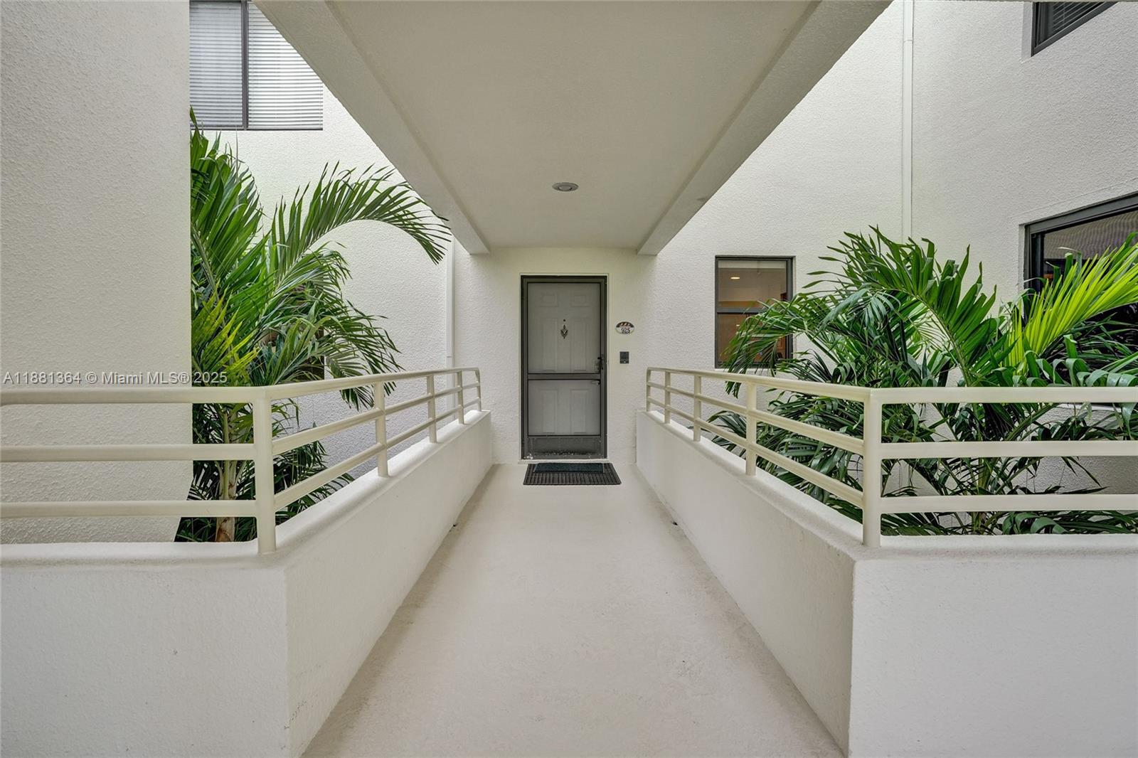 OAK HARBOUR CONDOS - Residential Lease