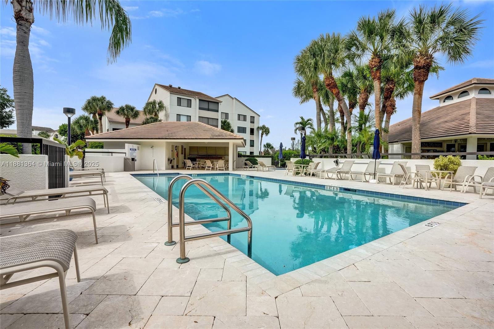 OAK HARBOUR CONDOS - Residential Lease