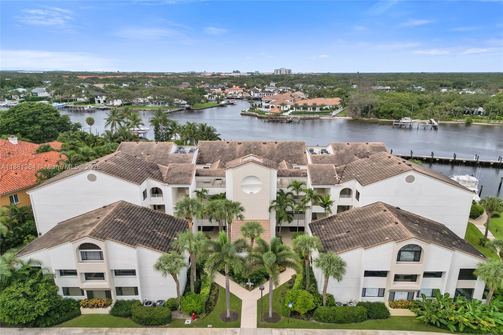 OAK HARBOUR CONDOS - Residential Lease