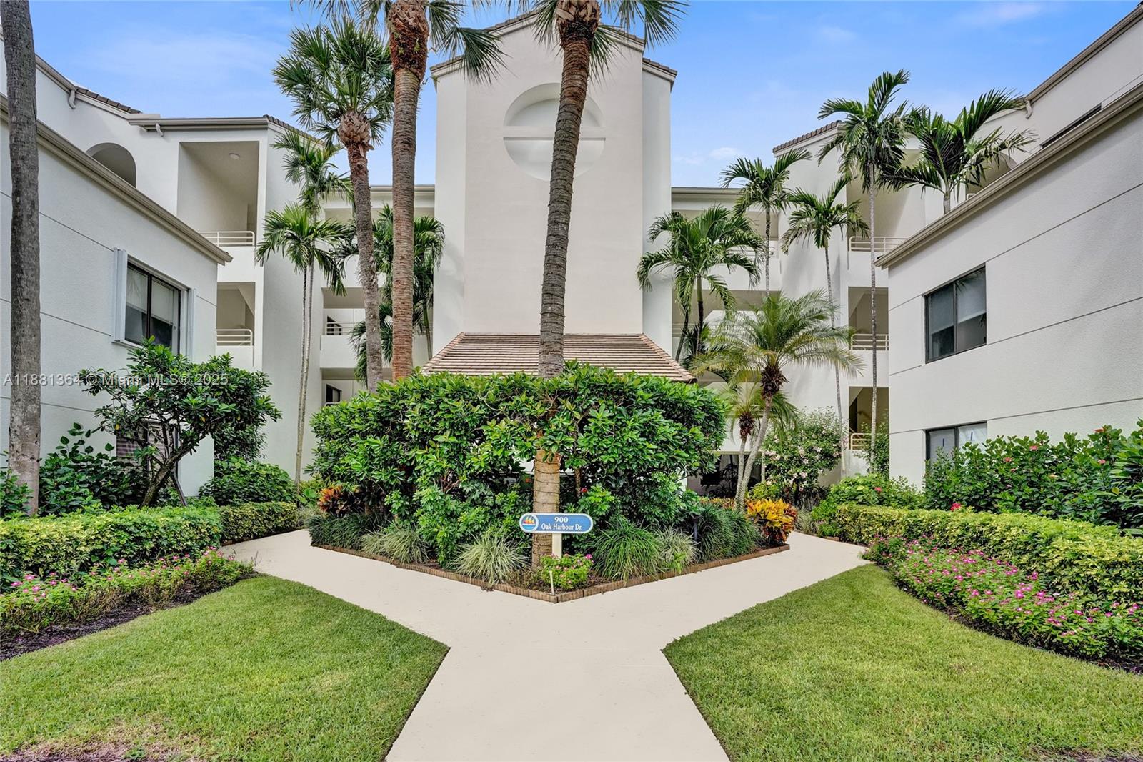 OAK HARBOUR CONDOS - Residential Lease