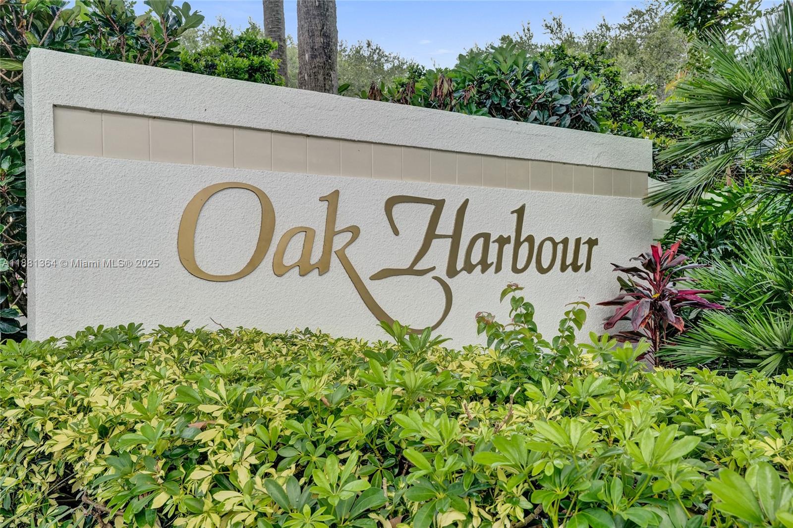 OAK HARBOUR CONDOS - Residential Lease