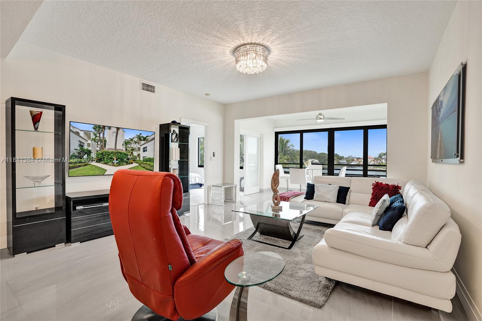 OAK HARBOUR CONDOS - Residential Lease