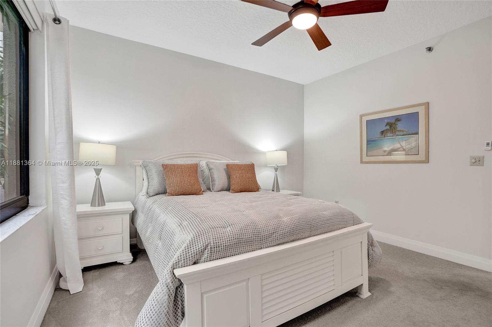 OAK HARBOUR CONDOS - Residential Lease