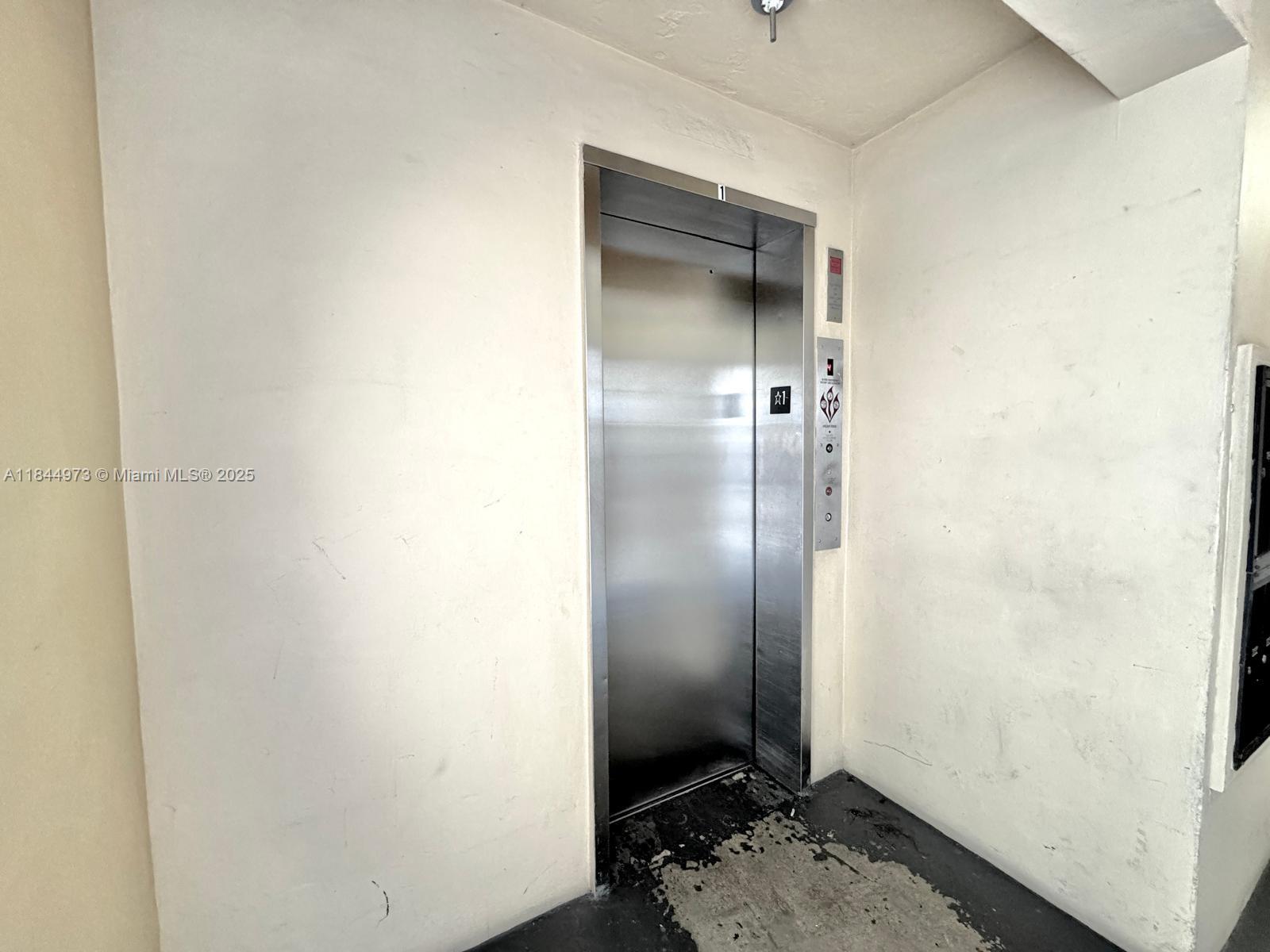 WARRENTON HOUSE CONDO - Residential