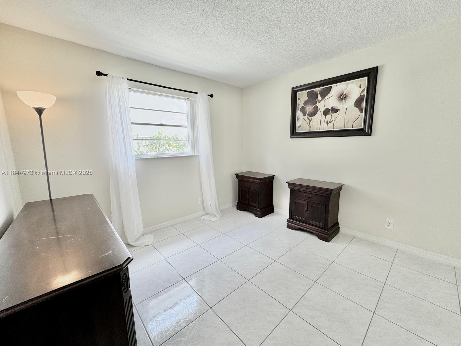 WARRENTON HOUSE CONDO - Residential