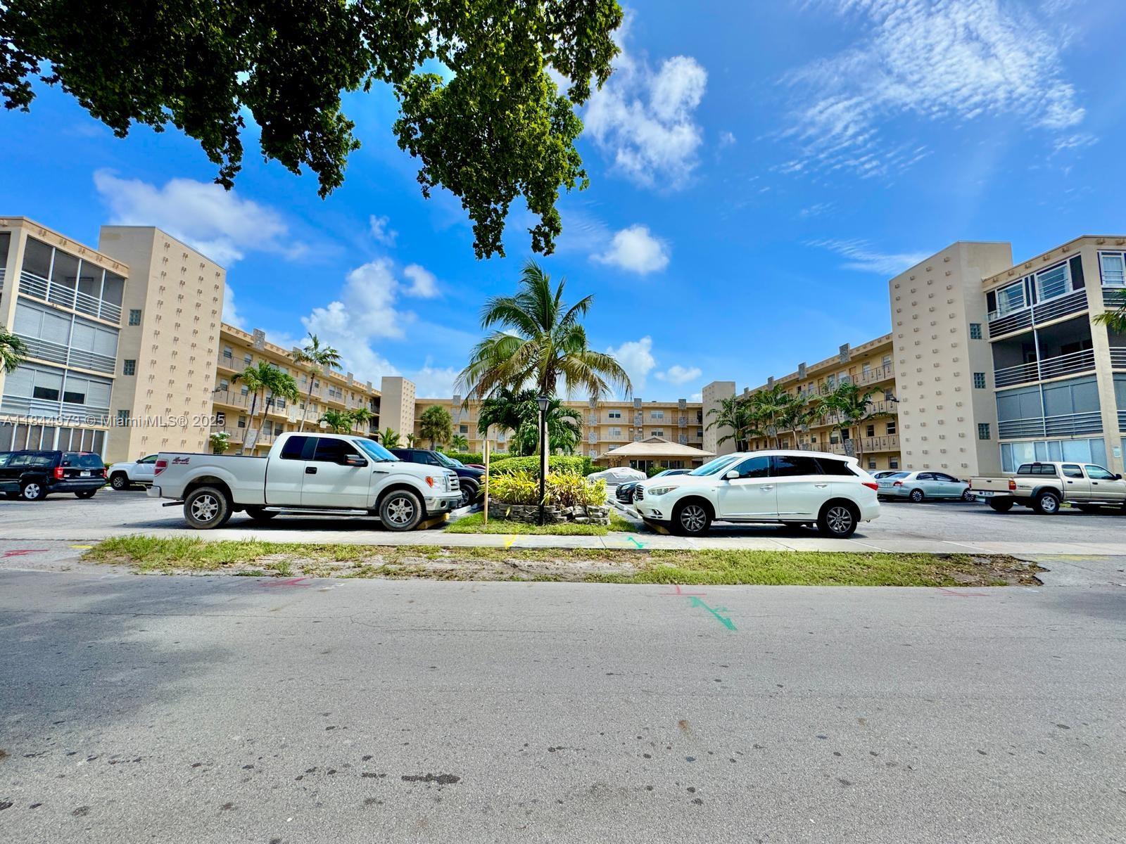 WARRENTON HOUSE CONDO - Residential