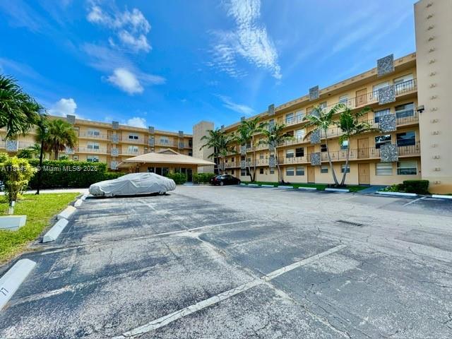 WARRENTON HOUSE CONDO - Residential